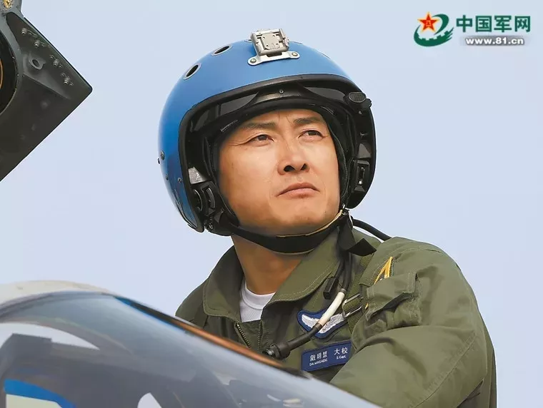 危急时刻，中国军人让你知道什么叫“冷静”