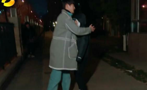 《我家那闺女》何雯娜李辰甜蜜暴击，相处模式满屏粉红泡泡！