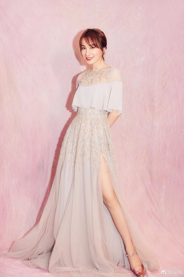 按摩泡脚生活方式引关注 吴昕小姐姐这个技能估计要被热捧