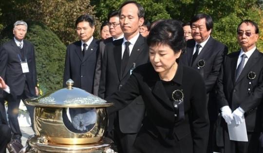 韩国87岁前总统接到扎心通知：不得葬入国立墓地