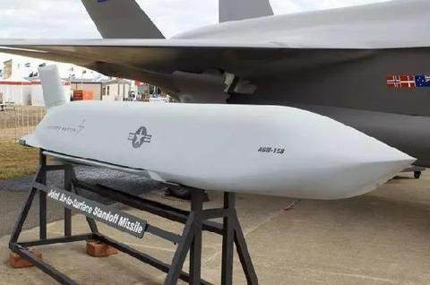 美媒:美军拟用AGM158导弹打击中国东风21D